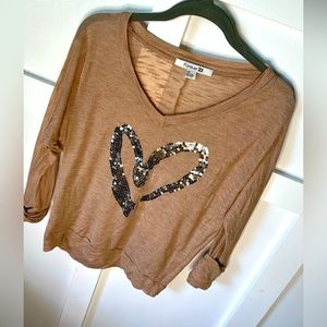 Beige Tan Forever 21 blouse sweater women’s small silver sequin heart loose fit